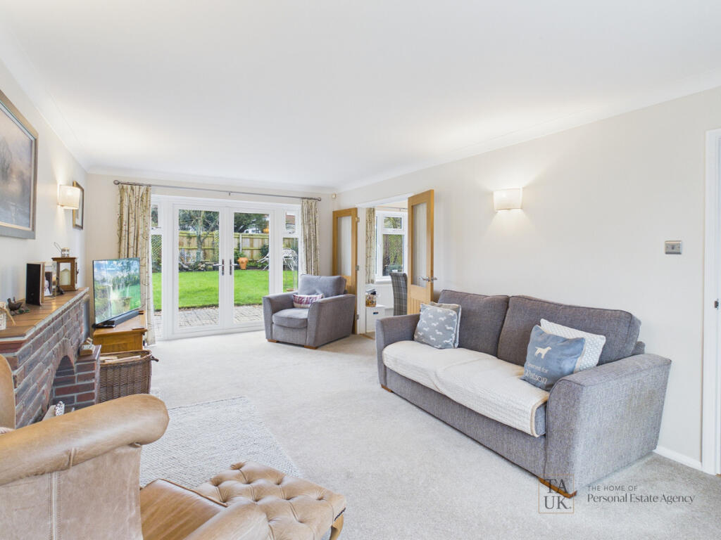 Brambling Road, Rowlands Castle, PO9 photo 3