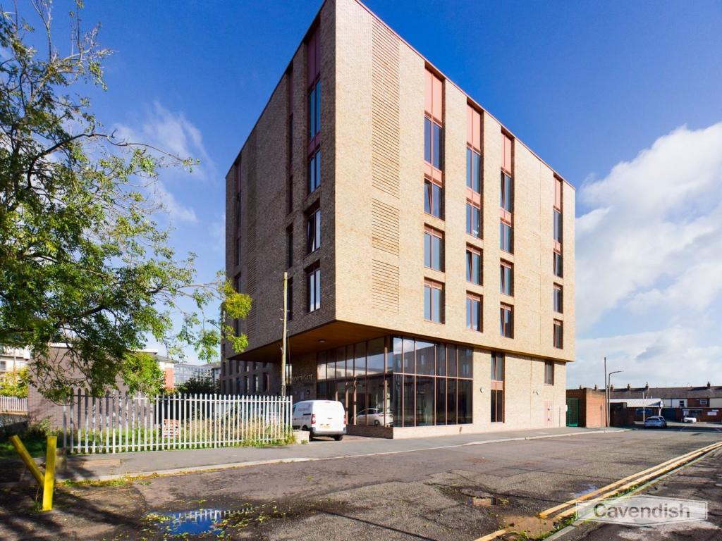 Studio flat on Trafford Street, Chester, £55,000