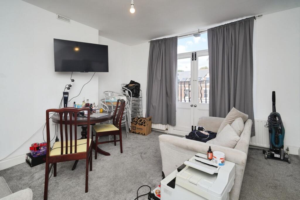 Apartment in London - View 2