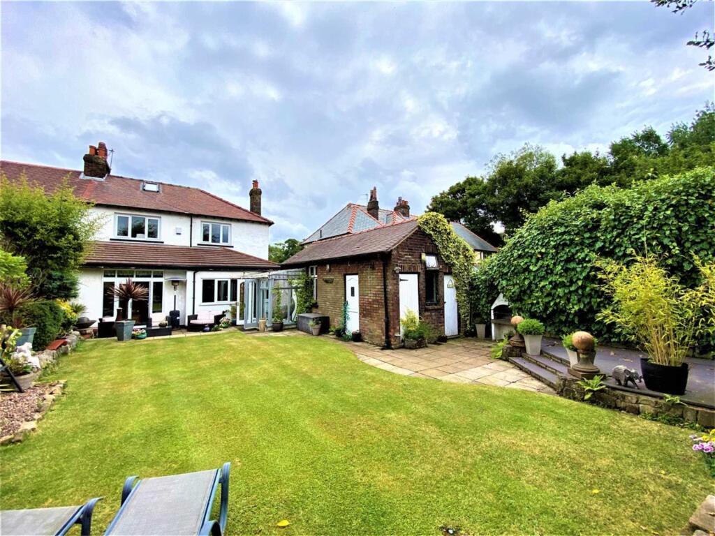 3-bed semi-detached on Rainford Road, Windle, £399,950