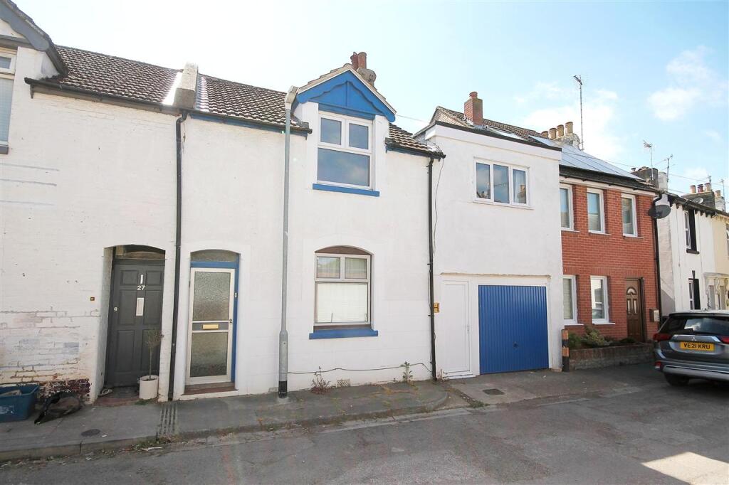 4-bed terraced on Ada Road, Canterbury, £300,000