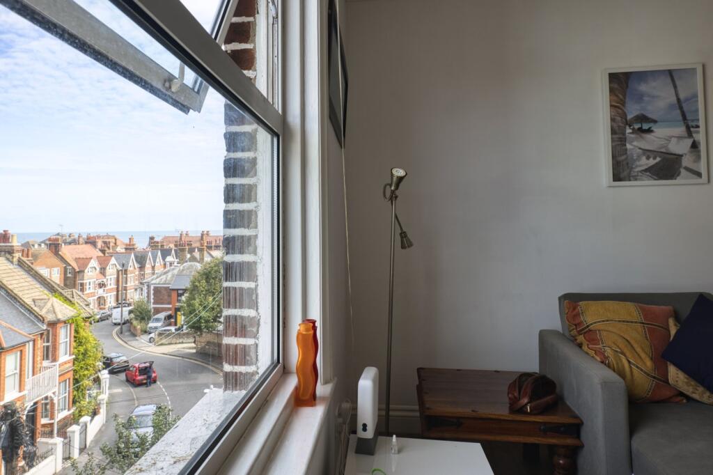 Apartment in Broadstairs, Dumpton Gap - More