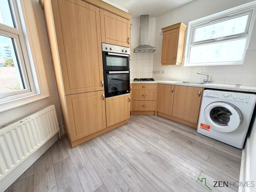 Queen Anne Avenue, Bromley - Pogled 4