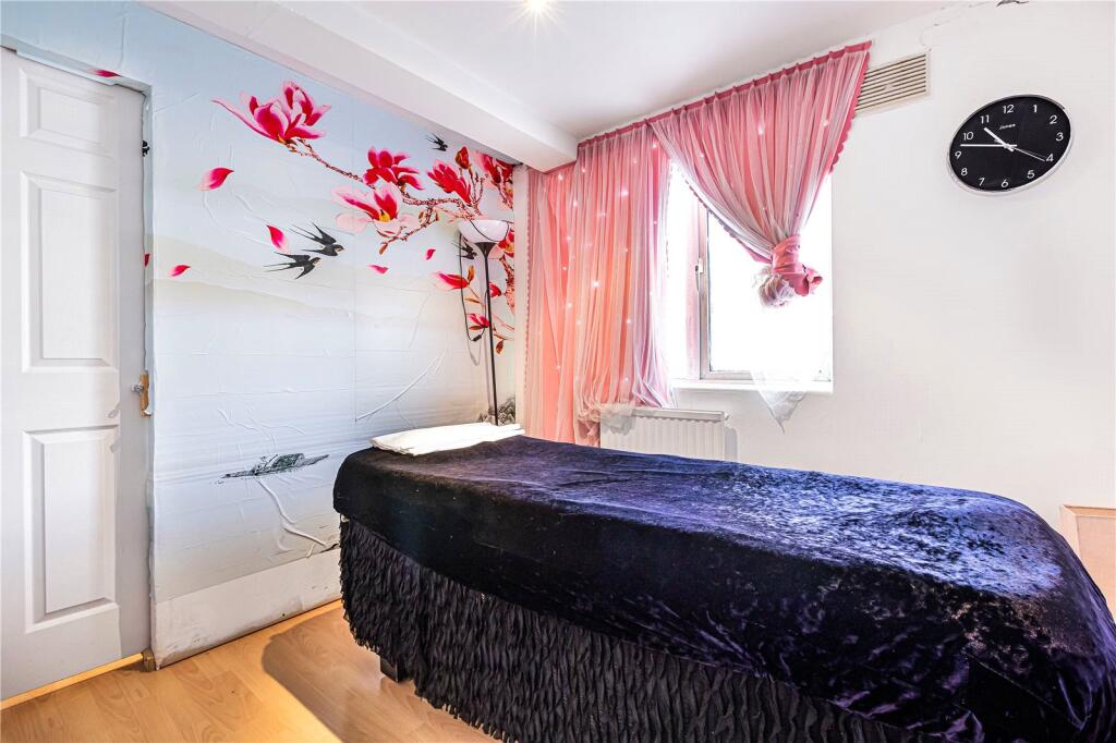 Apartment in London - More