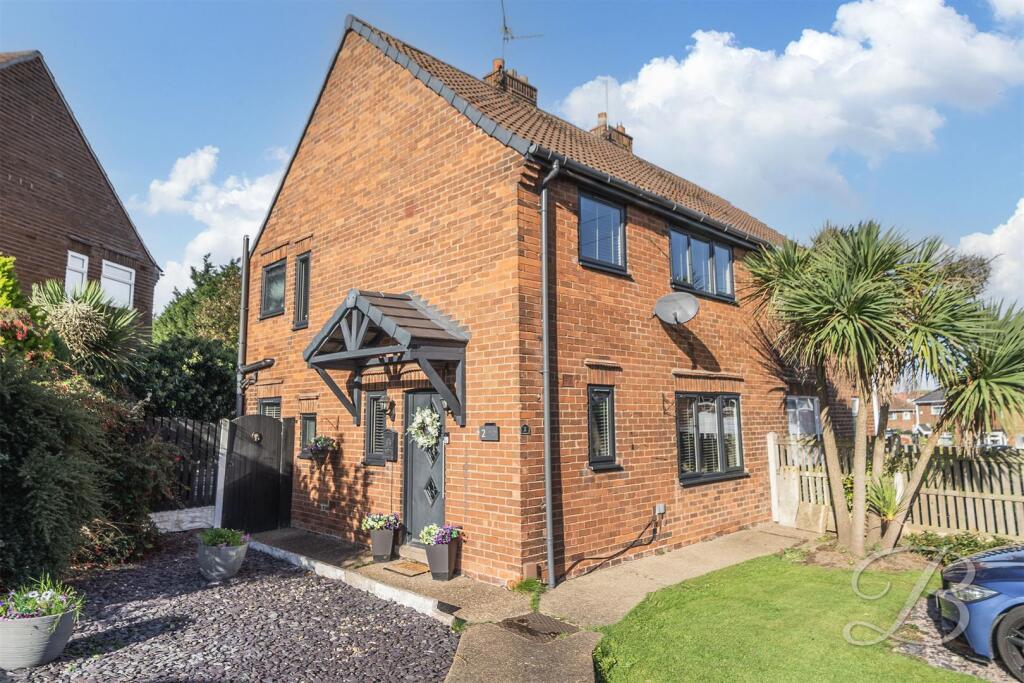 3-bed semi-detached on Ash Tree Avenue, Mansfield Woodhouse, Mansfield, £190,000