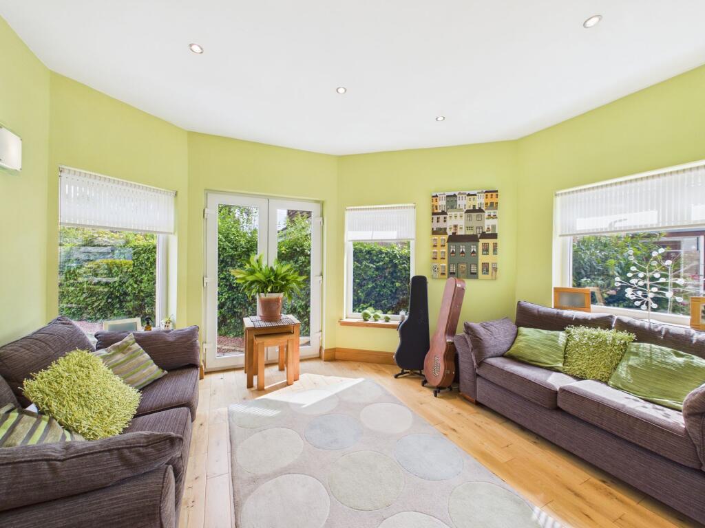 House in Motherwell, South Lanarkshire - View 5
