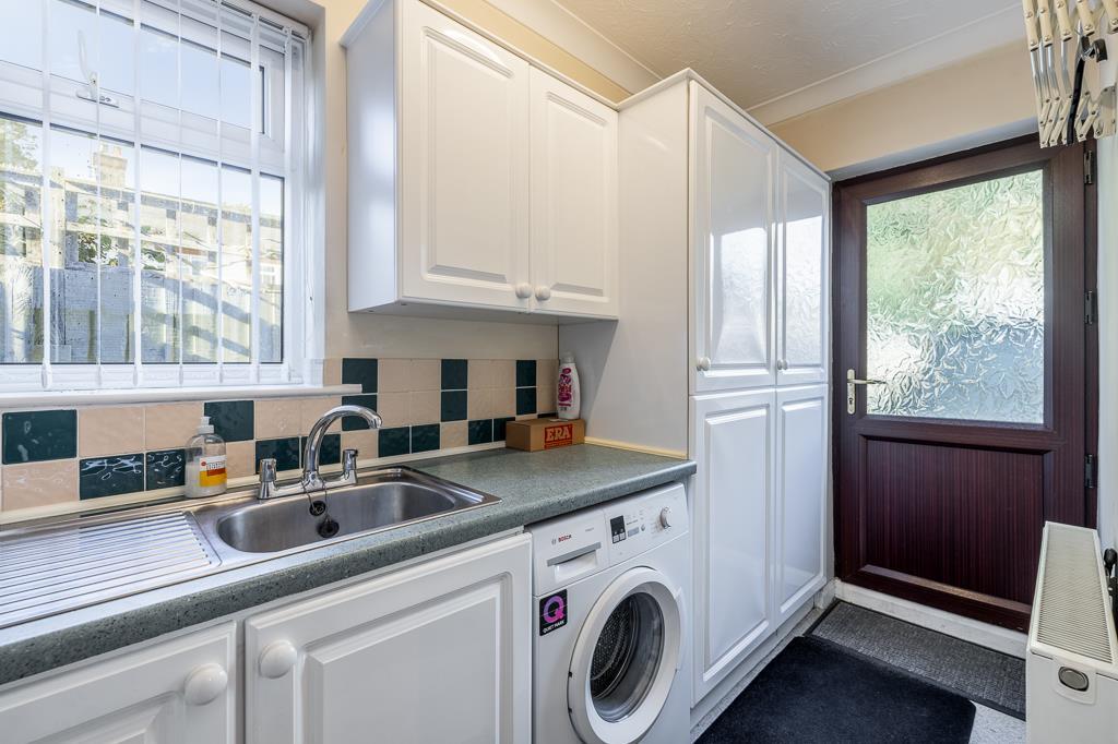 House in Spalding, Clay Lake - More