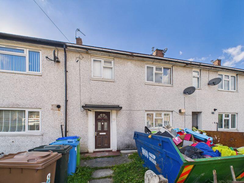 3-bed terraced on Eskdale Drive, Middleton, Manchester, M24, £150,000