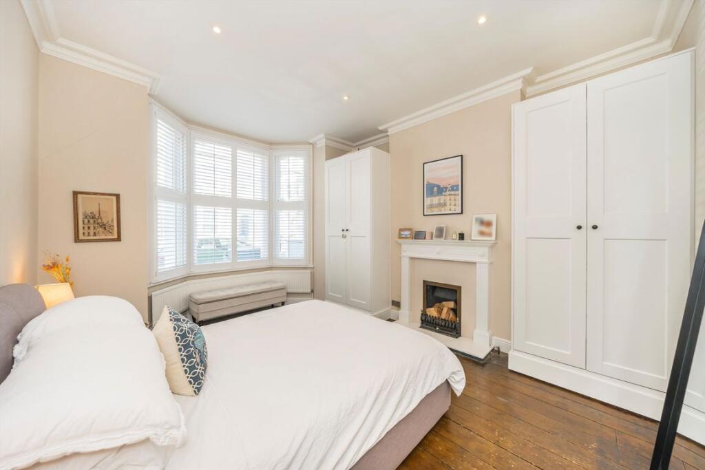 Apartment in London - More
