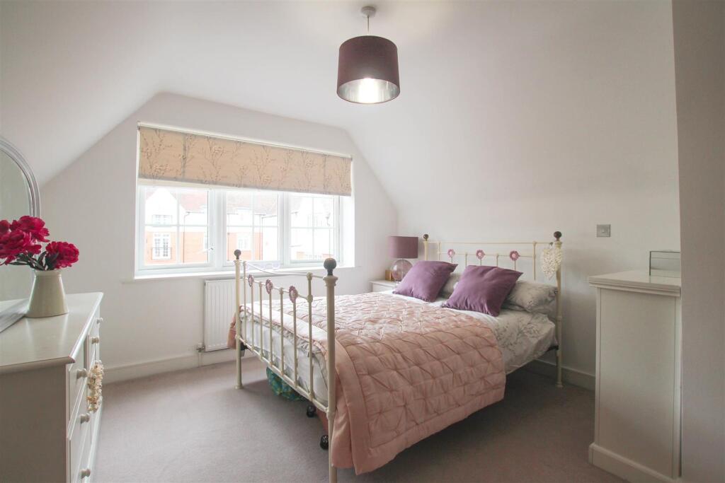 House in Uttlesford, Saffron Walden - More