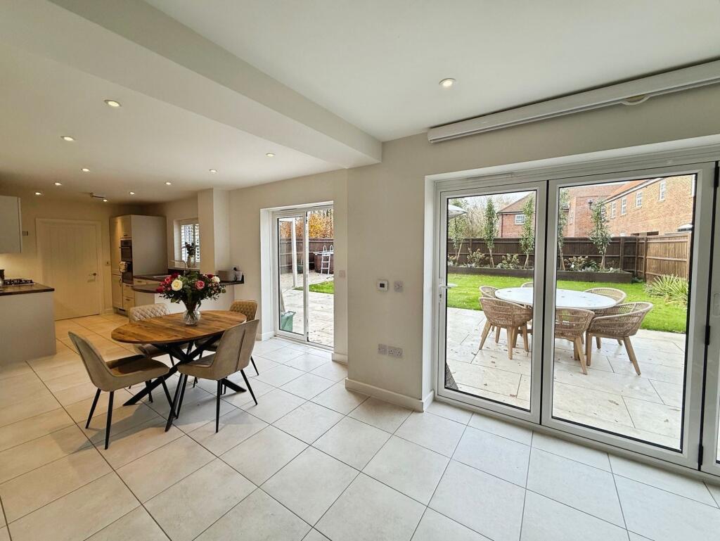 House in Basingstoke and Deane, Vyne Park, Bramley - View 3