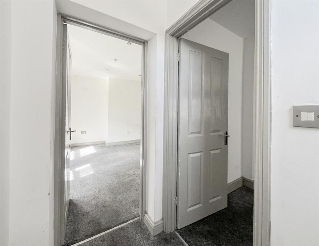 Apartment in Tonbridge - View 5