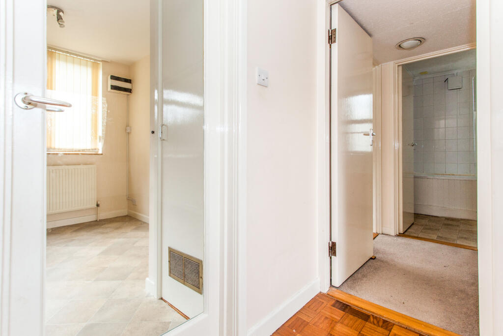 Apartment in Cambridge - View 5