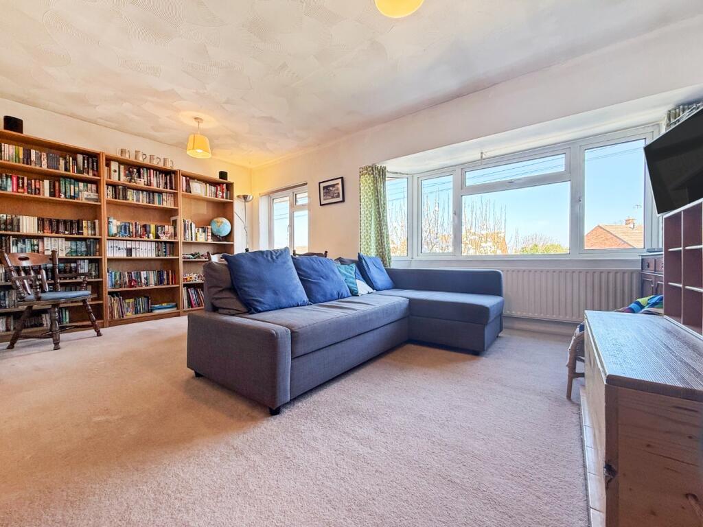 Apartment in Waverley, Farnham - View 2