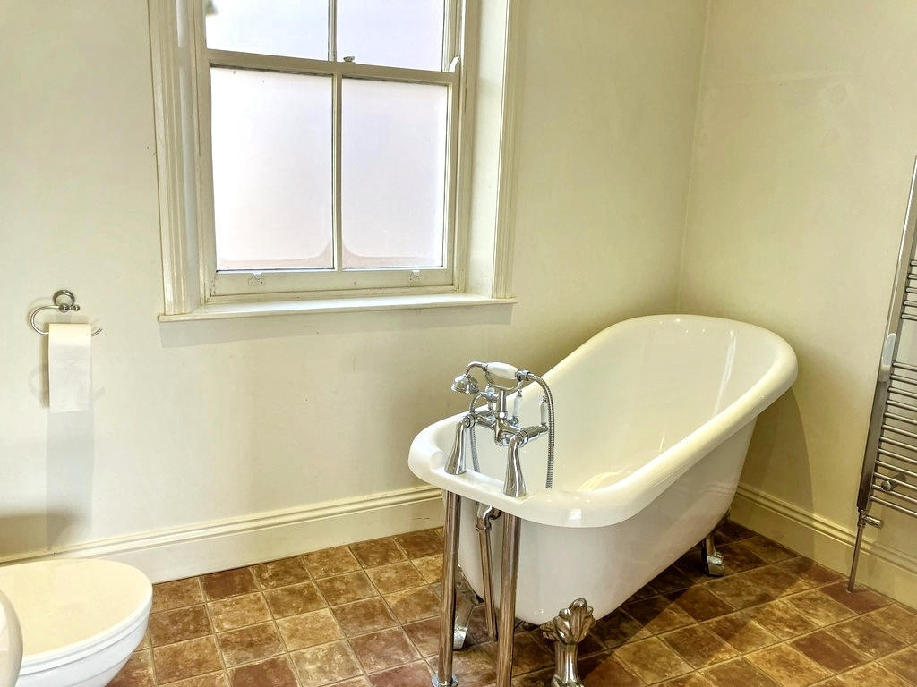 House in Market Rasen, Caistor - More