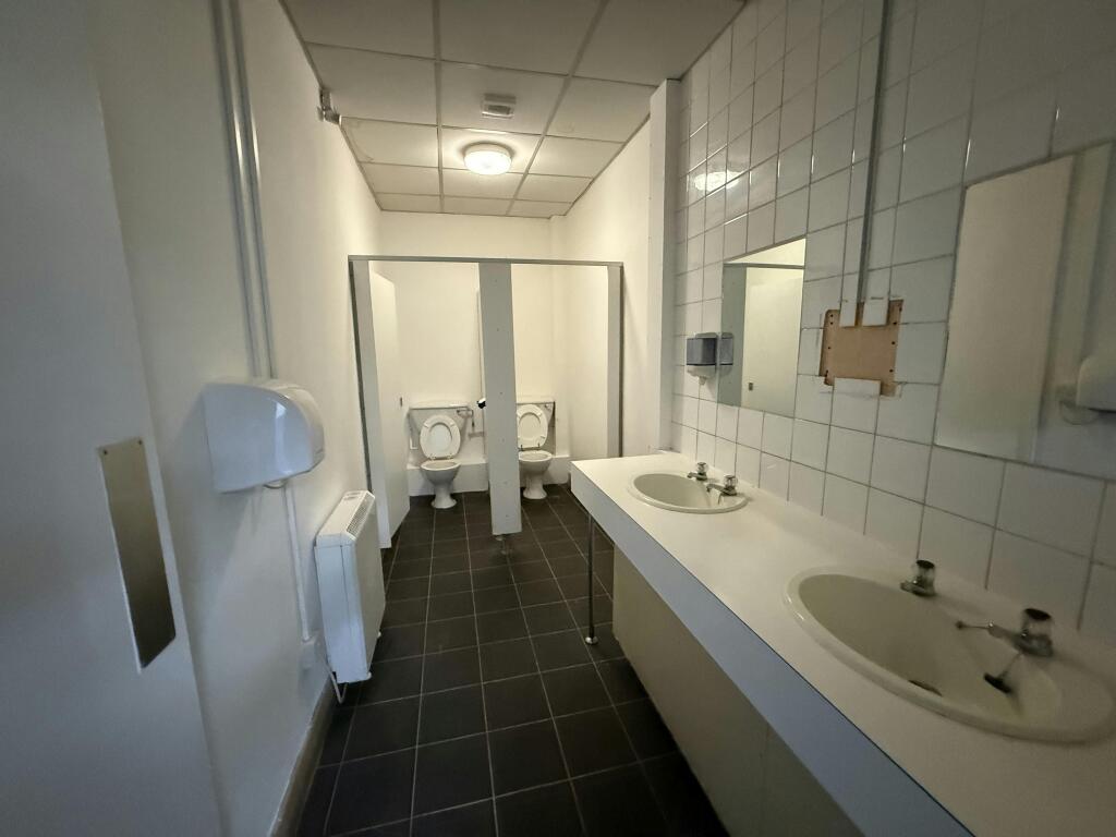 Office WCs F.jpeg