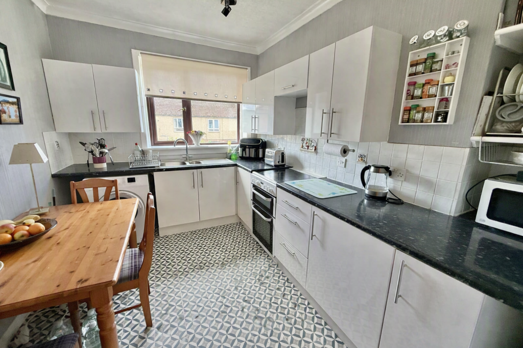 Highthorne Crescent, West Kilbride photo 4