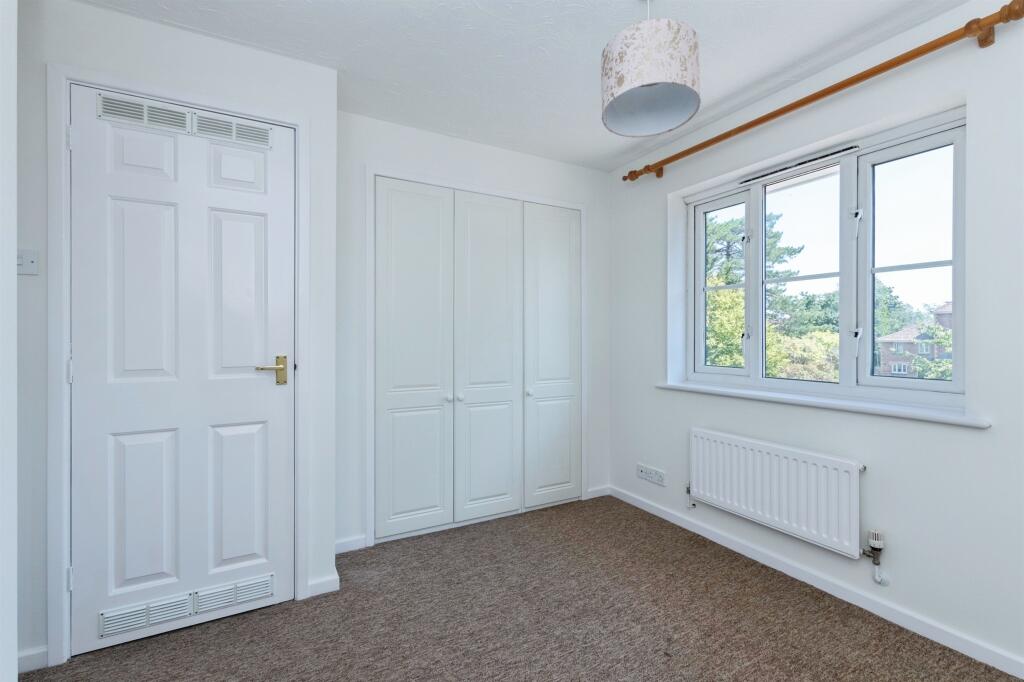 Flazen Close, Bournemouth photo 5