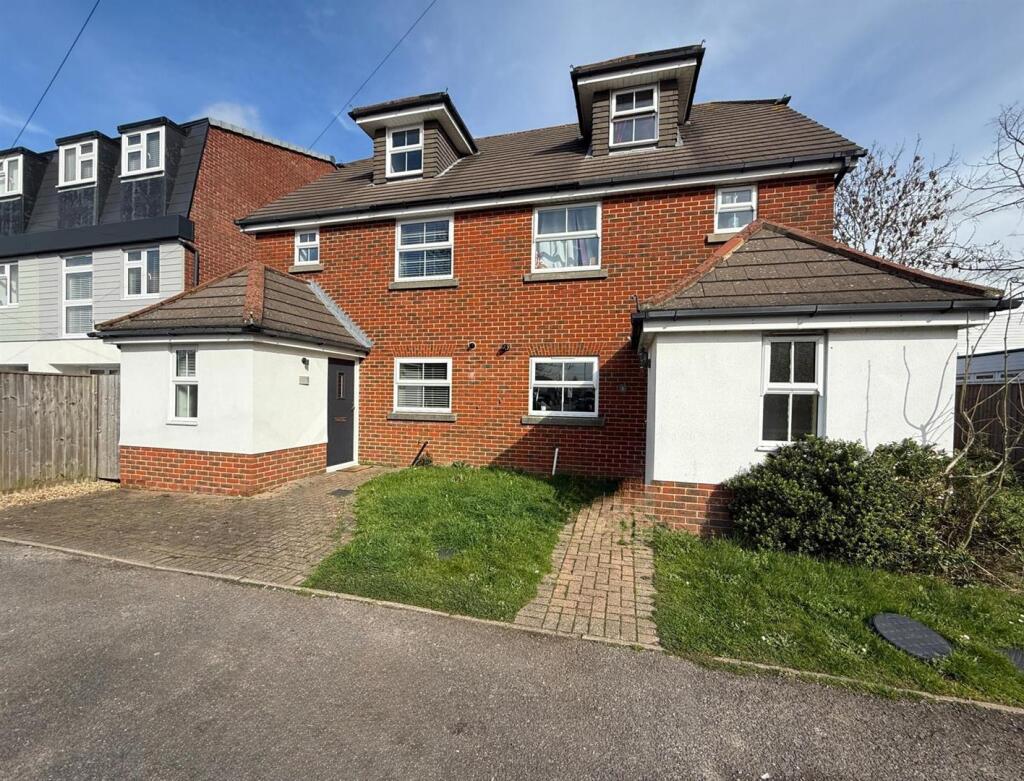 Main image of property: Spinnaker Mews, Warsash