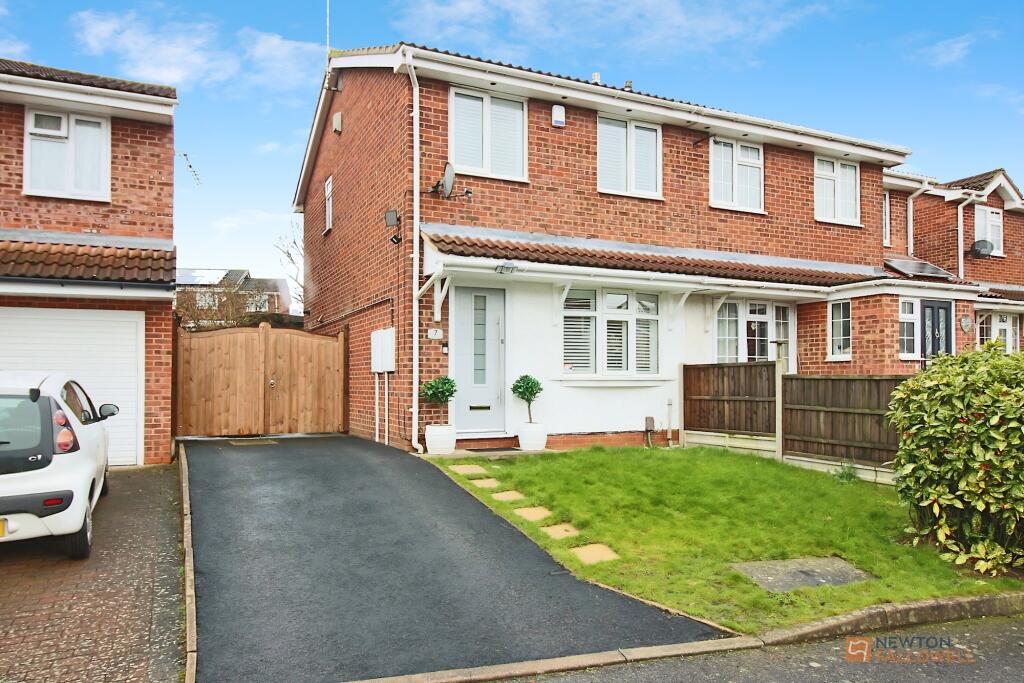 Main image of property: Chaffinch Close, Anstey Heights, Leicester, LE4