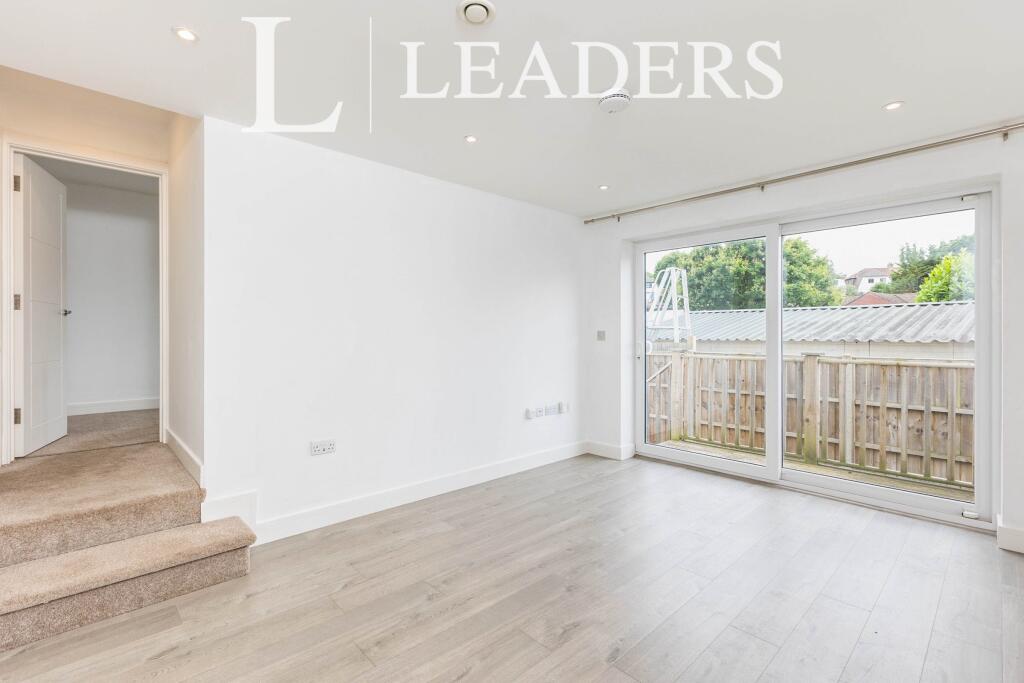 Apartment in Tonbridge - View 3