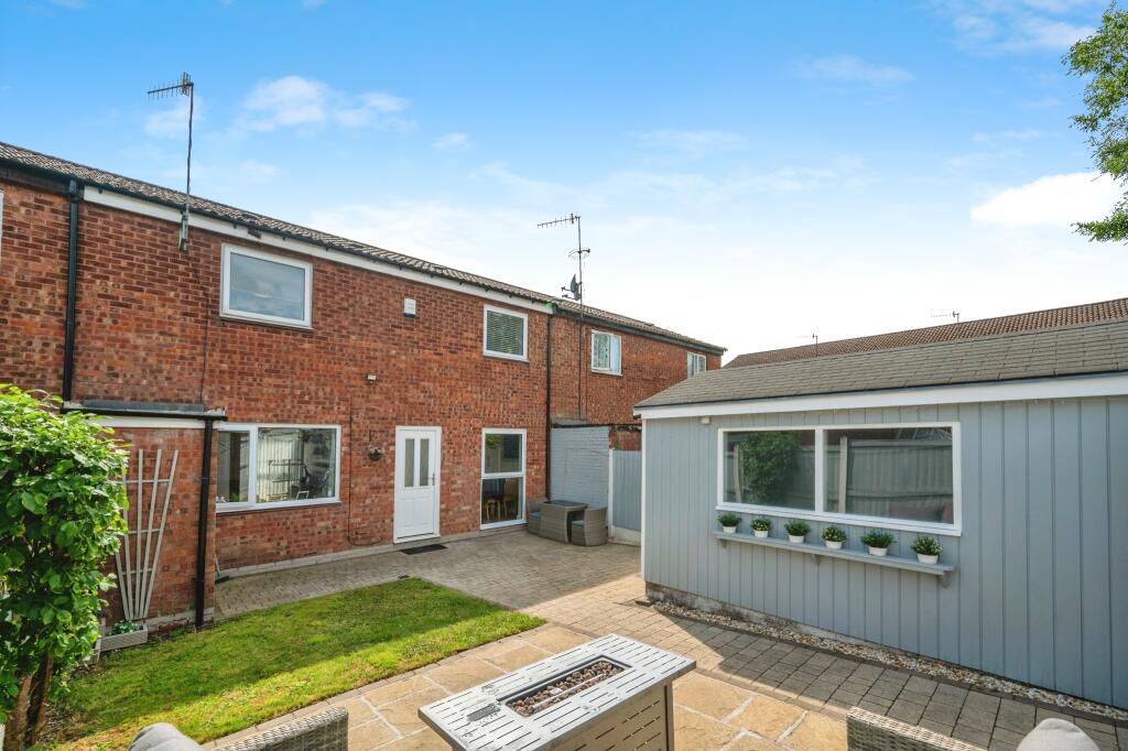 Main image of property: Loxley Close, Redditch, B98