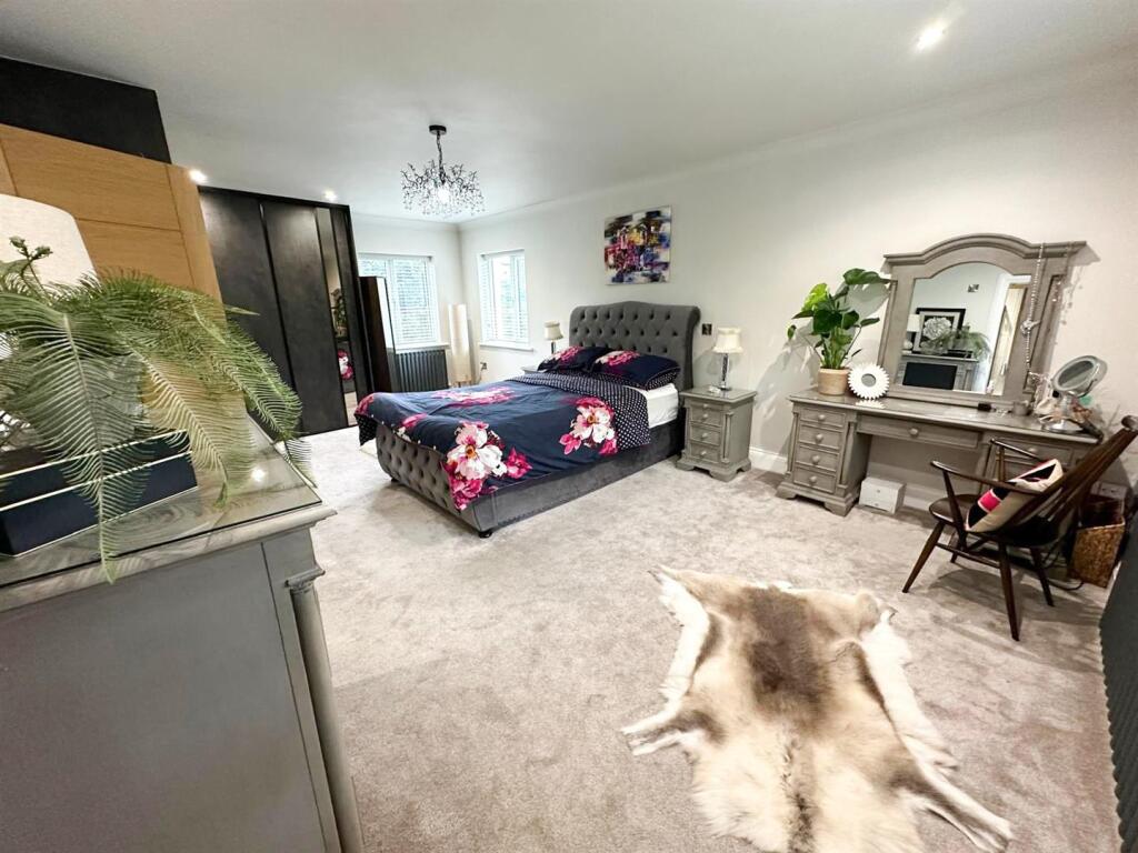 Additional image 20 of Ladymead, Glenlyon Avenue, Keighley