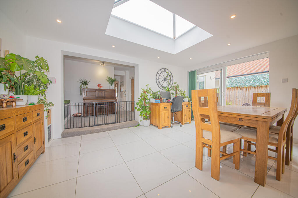 Oakgrove Road, Bishopstoke, Eastleigh, SO50  photo 4