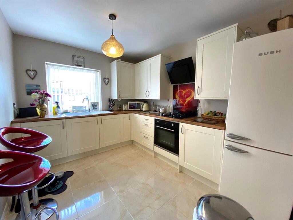 3-bed flat on Ferry Road, Southsea, £214,995