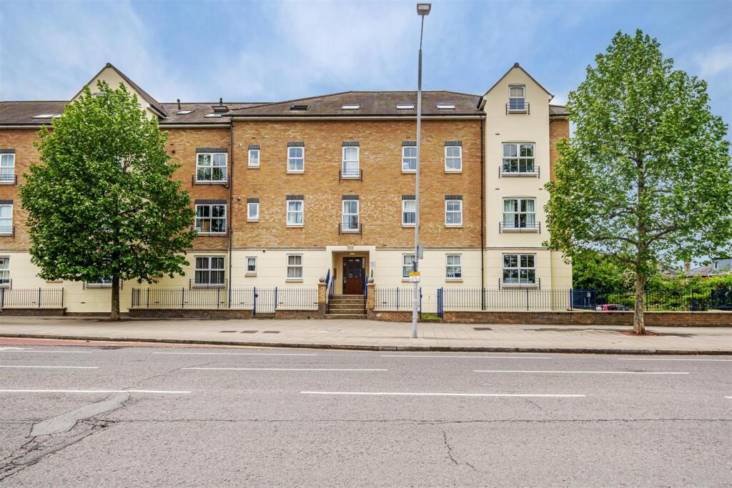 Main image of property: Kew Court, Richmond Road, Kingston Upon Thames