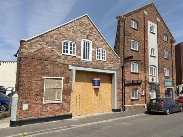 Quay Stores Exterior 1.JPG