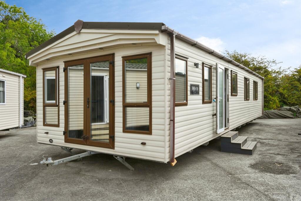 Main image of property: Witham Bank, Chapel Hill, Lincoln