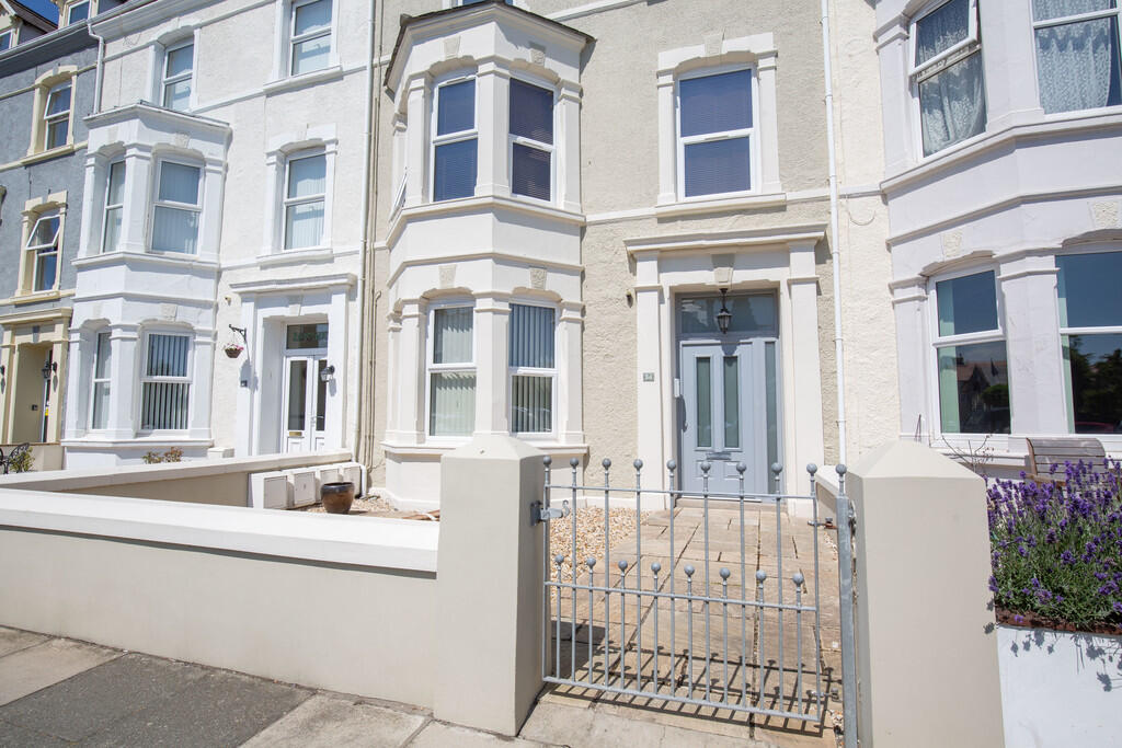 Lloyd Street, Llandudno photo 2