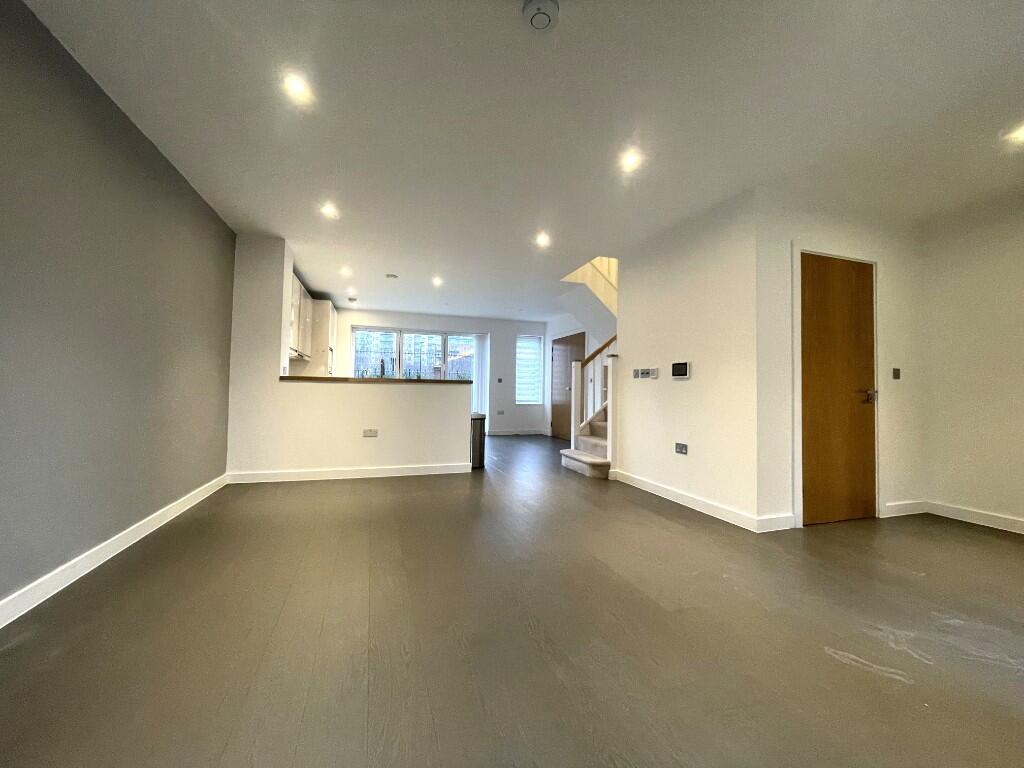 Main image of property: Lizmore Boulevard, Colindale, London NW9