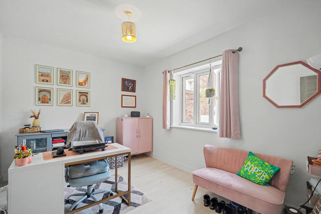 House in Northampton, Dallington - View 5