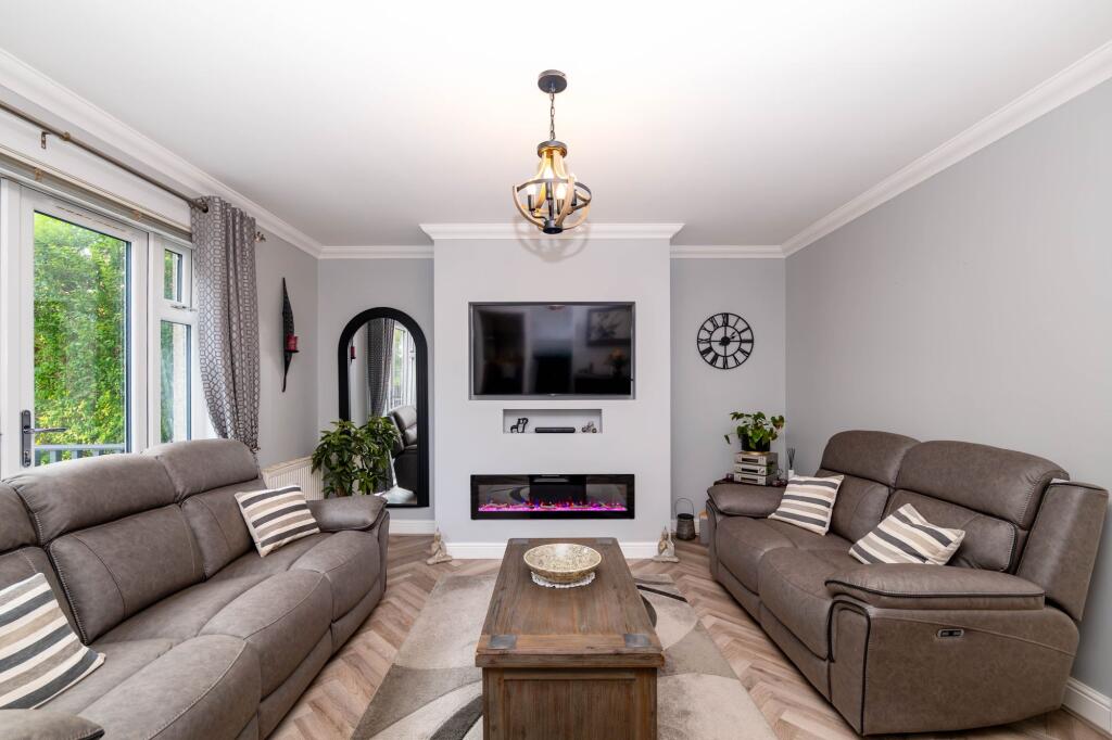 House in Edinburgh, West Lothian - More