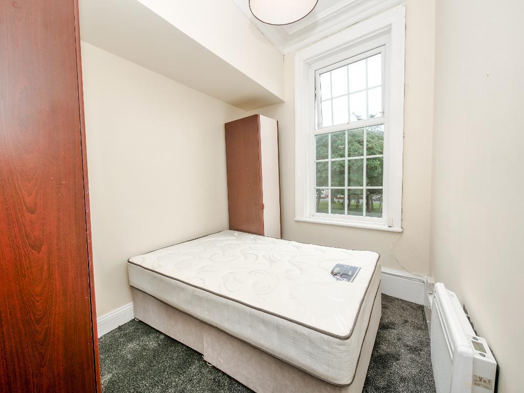 Apartment in Preston - View 4