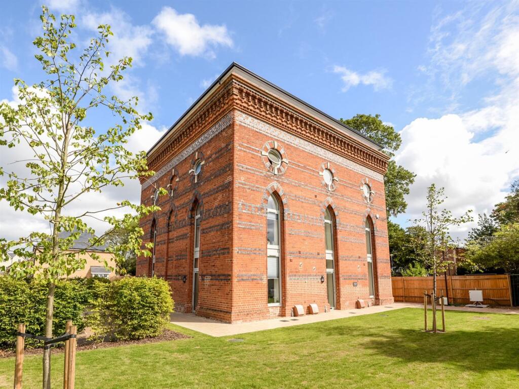 Main image of property: Bath Road, Reading RG1