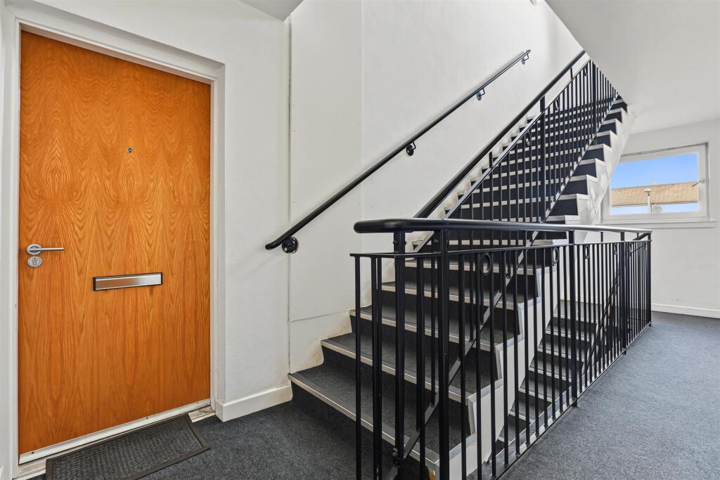 Apartment in Glasgow, West Dunbartonshire - View 5