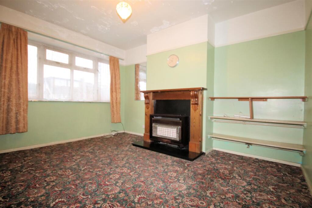 Grange Road, Toddington, Dunstable photo 3