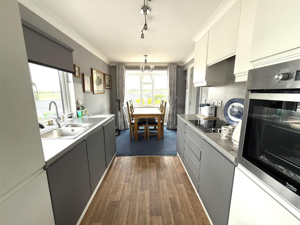 Lower Lodge Park, Rugeley Road, Armitage - View 3