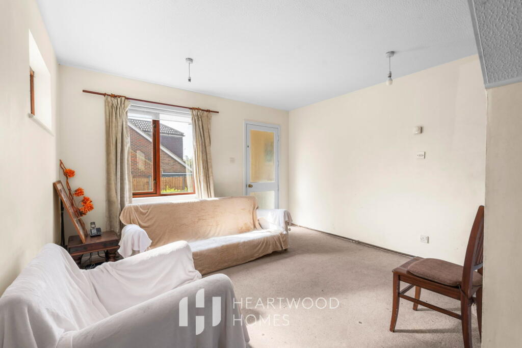 Repton Green, St. Albans, AL3 6RT photo 4