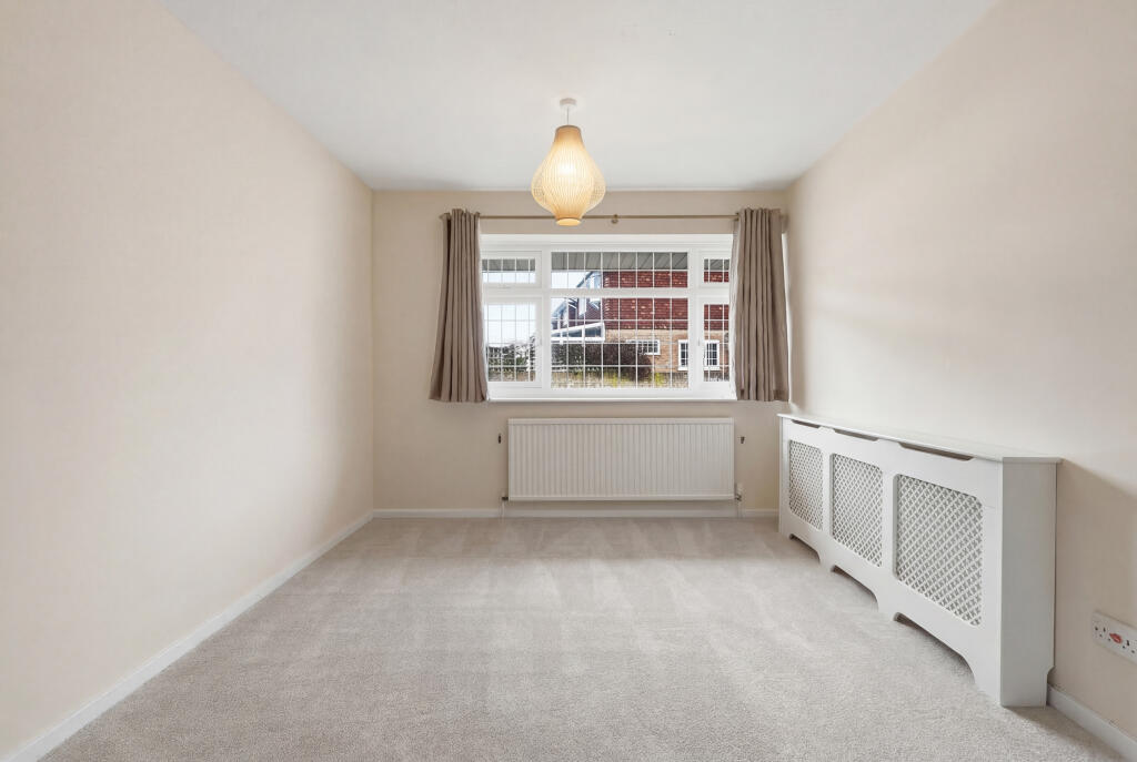 House in Brentwood, Ingatestone and Fryerning - More