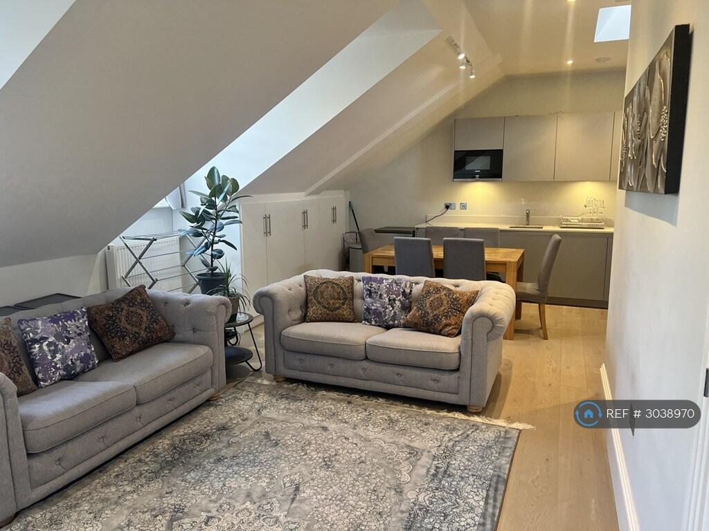Main image of property: The Avenue, Surbiton, KT5