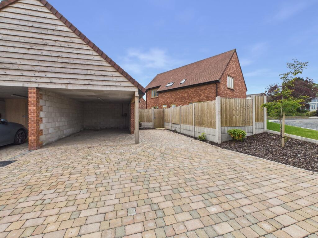 House in Worcester, Hatfield, Norton Juxta Kempsey - More