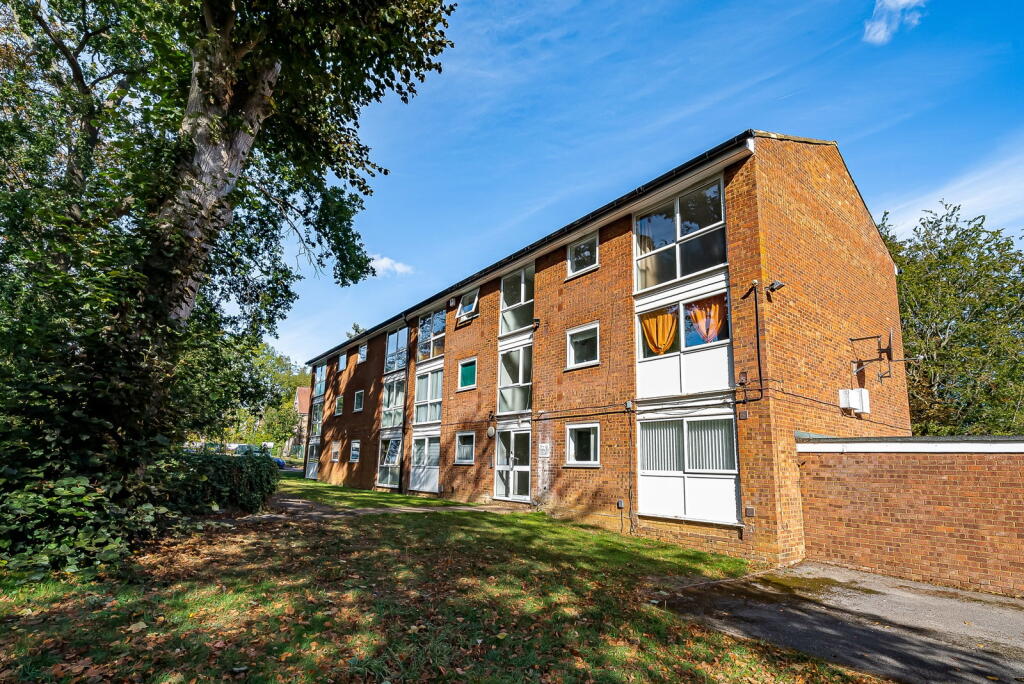 Main image of property: Chenies Court, Hemel Hempstead, HP2