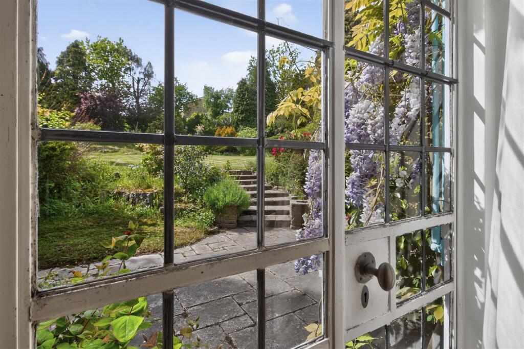 House in Sutton Coldfield, Wylde Green - More