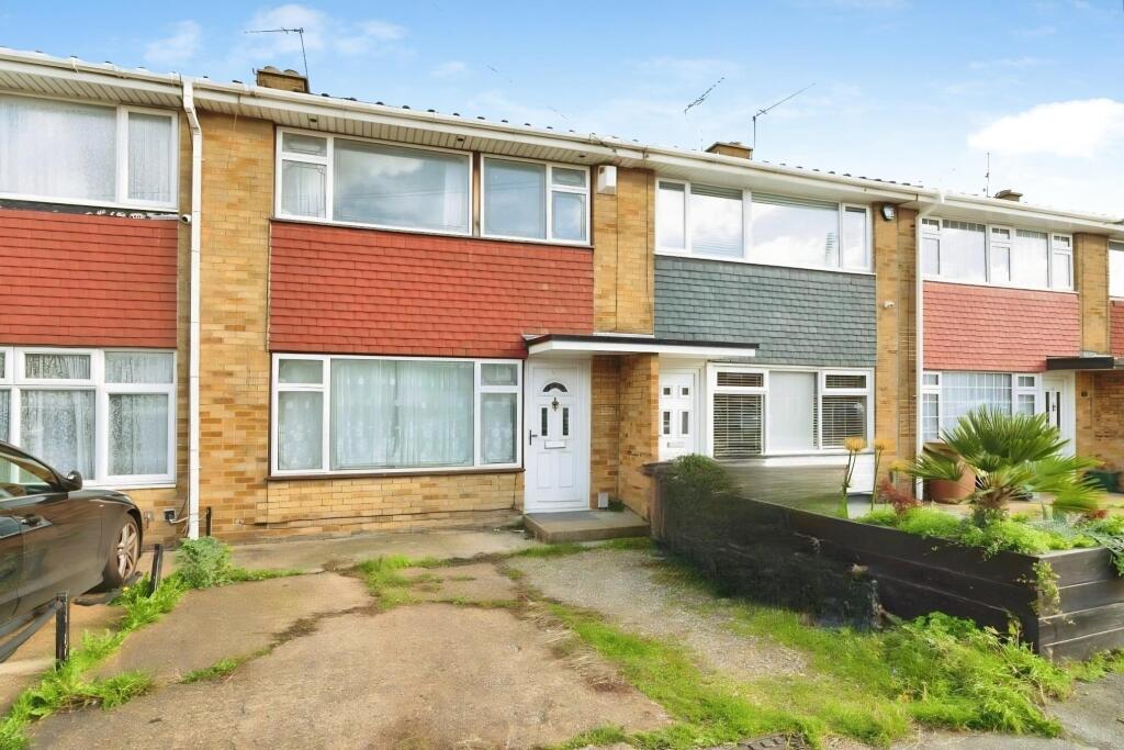 Main image of property: Byron Gardens, Tilbury, RM18