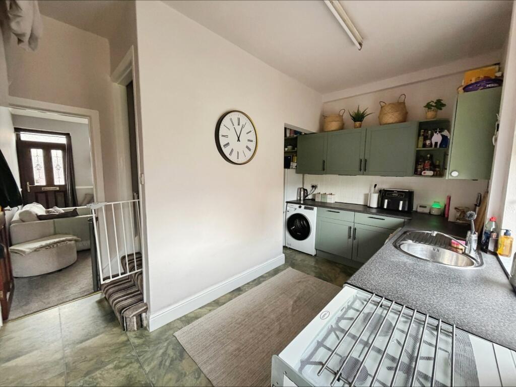 House in Bradford, Low Moor - More