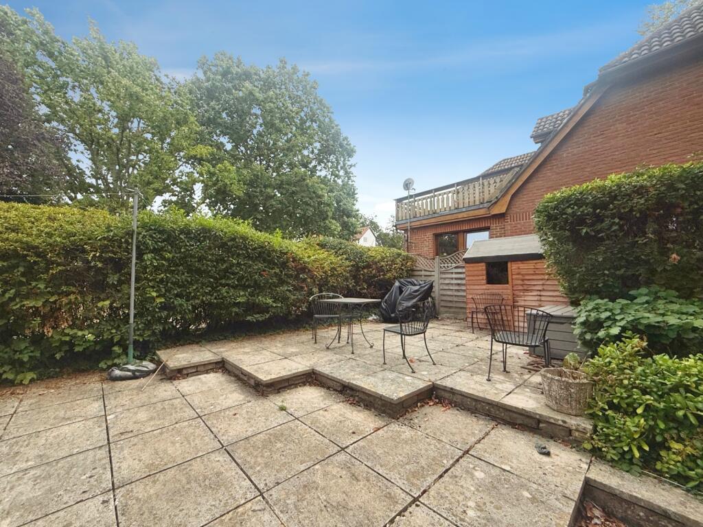 Apartment in Reading - View 4
